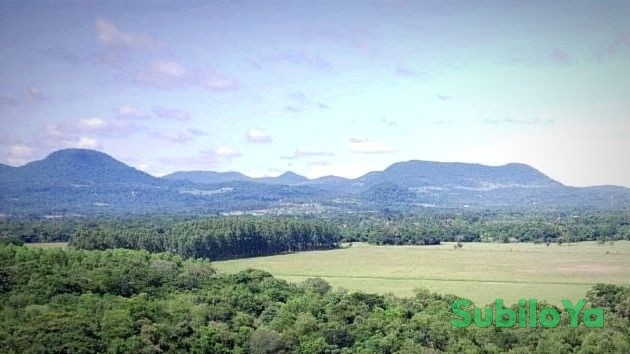 Immobilie mit Panoramablick auf Ybytyruzú